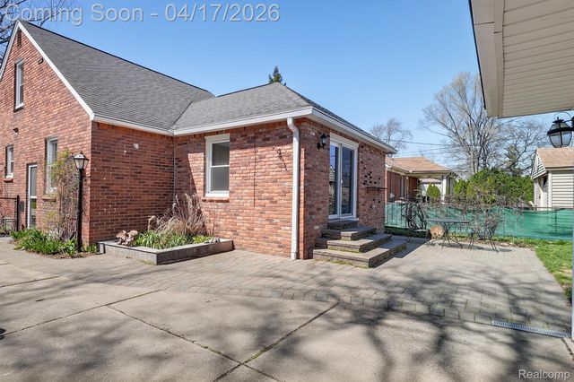 432 Kingsbury Avenue, Dearborn, MI 48128