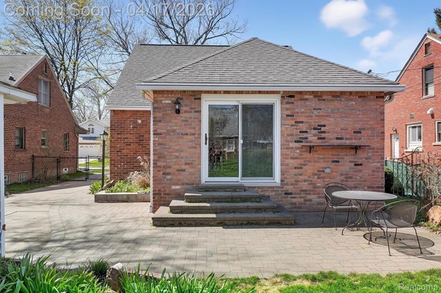 432 Kingsbury Avenue, Dearborn, MI 48128
