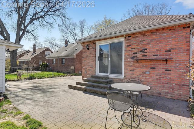 432 Kingsbury Avenue, Dearborn, MI 48128