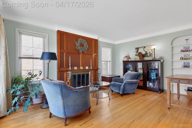 432 Kingsbury Avenue, Dearborn, MI 48128