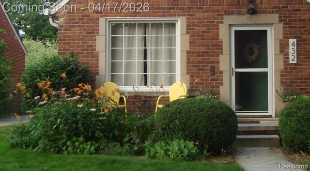 432 Kingsbury Avenue, Dearborn, MI 48128