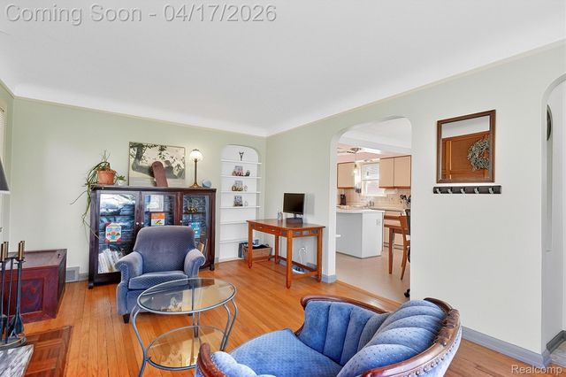 432 Kingsbury Avenue, Dearborn, MI 48128