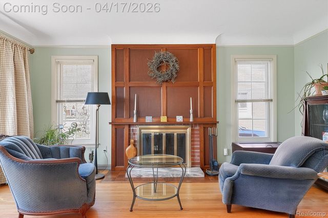 432 Kingsbury Avenue, Dearborn, MI 48128