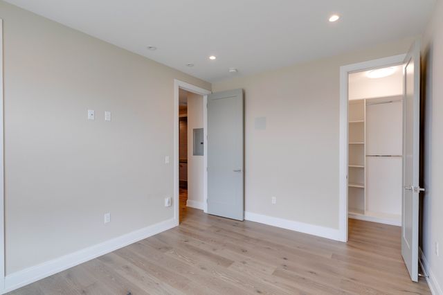 7 Baker Ct 2, Boston, MA 02125