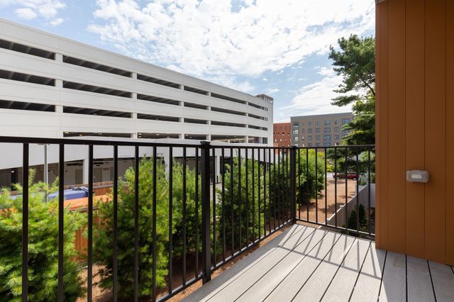 7 Baker Ct 2, Boston, MA 02125