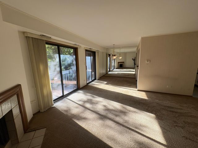 5365 NEWPORT Drive C, Lisle, IL 60532