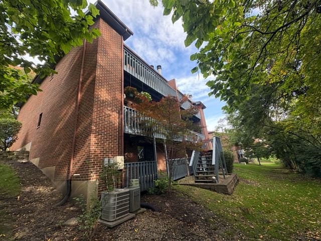5365 NEWPORT Drive C, Lisle, IL 60532