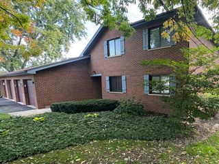 5365 NEWPORT Drive C, Lisle, IL 60532