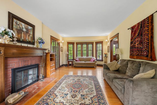 2114 Cedar Road, Homewood, IL 60430