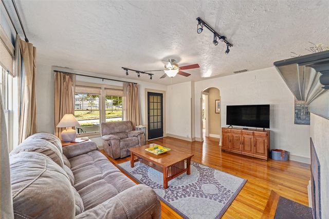 114 NE 11TH AVENUE, Ocala, FL 34470