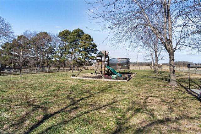 18121 Holt Road, Lincoln, AR 72744