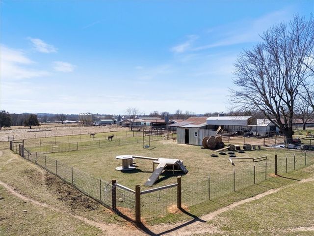 18121 Holt Road, Lincoln, AR 72744