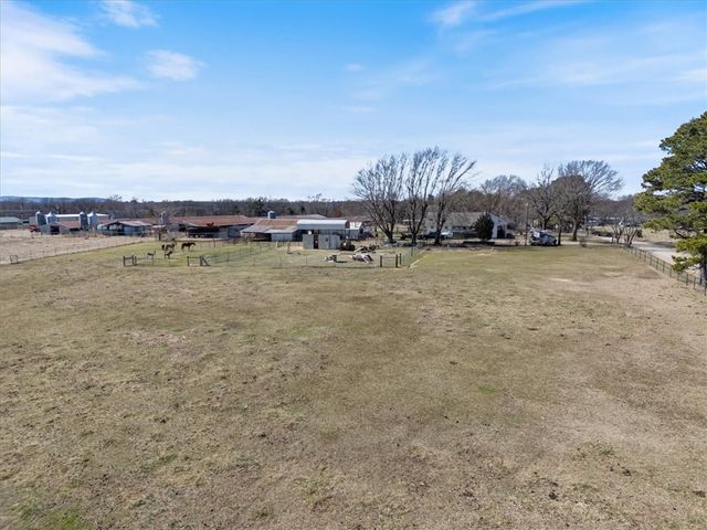 18121 Holt Road, Lincoln, AR 72744