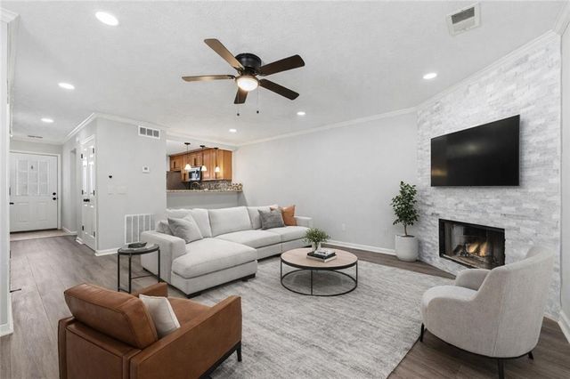 3517 Kennesaw Station Drive NW, Kennesaw, GA 30144