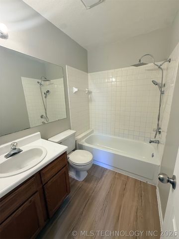 1802 E 66th Place F204, Tulsa, OK 74136