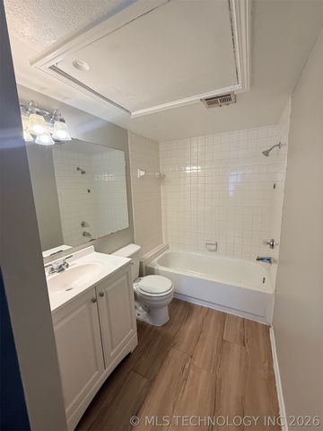 1802 E 66th Place F204, Tulsa, OK 74136