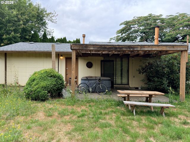 2412 Sw INDIAN MARY Ct, Troutdale, OR 97060