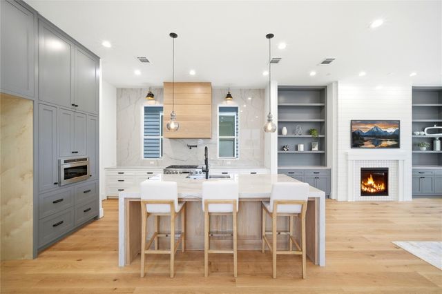 1520 Nicholson Street, Houston, TX 77008