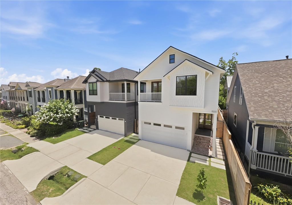 Image 14 of property listing at 1520 Nicholson Street, Houston, TX 77008