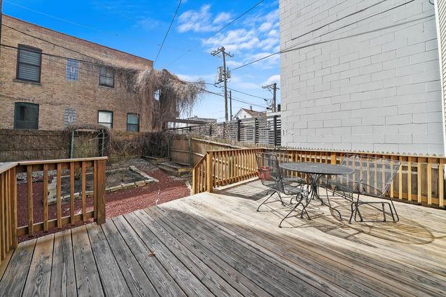 1303 W Chicago Avenue, Chicago, IL 60642