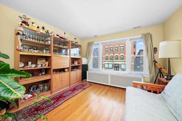 1303 W Chicago Avenue, Chicago, IL 60642