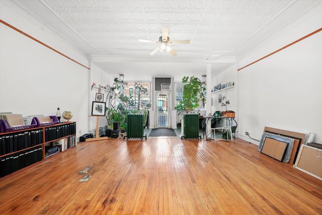 1303 W Chicago Avenue, Chicago, IL 60642