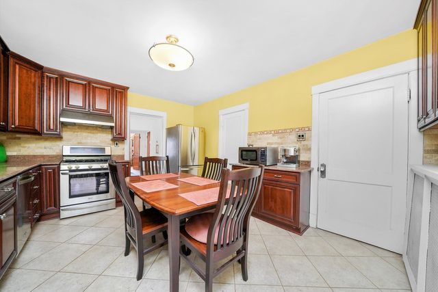 1303 W Chicago Avenue, Chicago, IL 60642