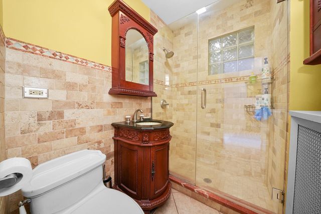 1303 W Chicago Avenue, Chicago, IL 60642