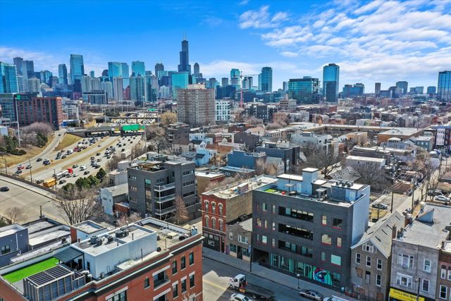 1303 W Chicago Avenue, Chicago, IL 60642