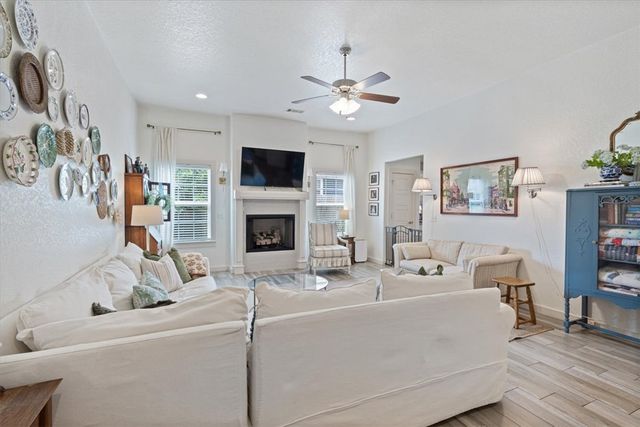 1138 Canyon Gate Drive, Siloam Springs, AR 72761