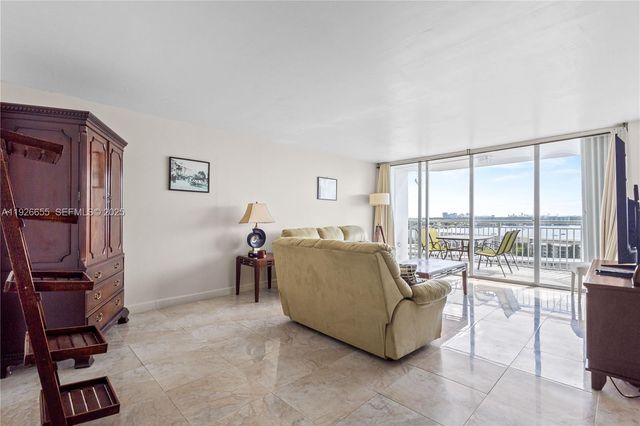 18011 Biscayne Boulevard 1501, Aventura, FL 33160