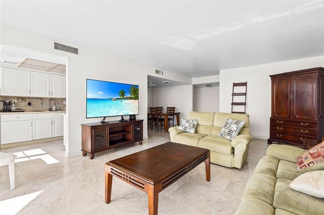 18011 Biscayne Boulevard 1501, Aventura, FL 33160