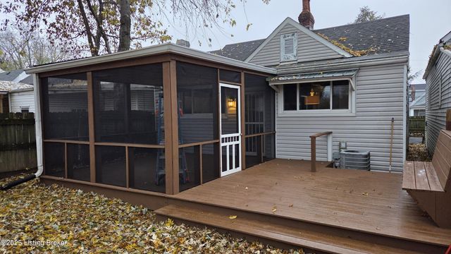 1050 E Calwell St, Louisville, KY 40204