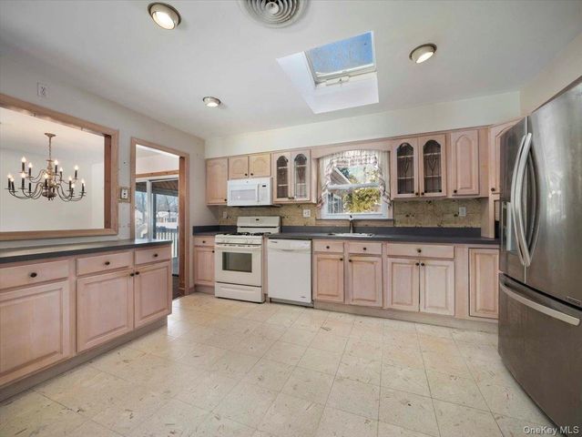 61 Rolling Ridge Road, New City, NY 10956