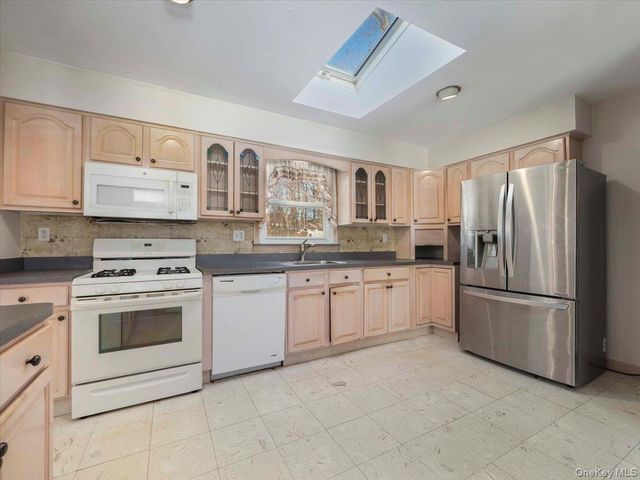 61 Rolling Ridge Road, New City, NY 10956