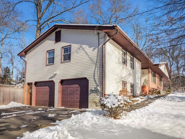 61 Rolling Ridge Road, New City, NY 10956