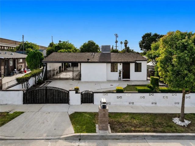 126 N Cota, Corona, CA 92882