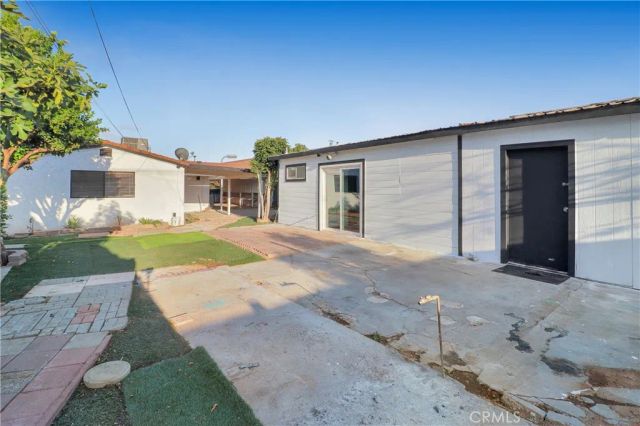 126 N Cota, Corona, CA 92882