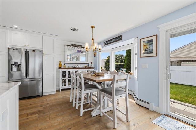 31 Shore Drive W, Copiague, NY 11726