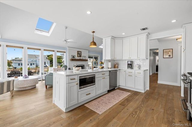 31 Shore Drive W, Copiague, NY 11726