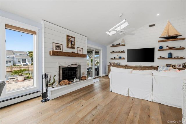 31 Shore Drive W, Copiague, NY 11726