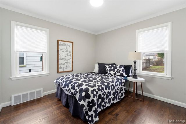 29191 Barton Street, Garden City, MI 48135