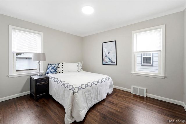 29191 Barton Street, Garden City, MI 48135