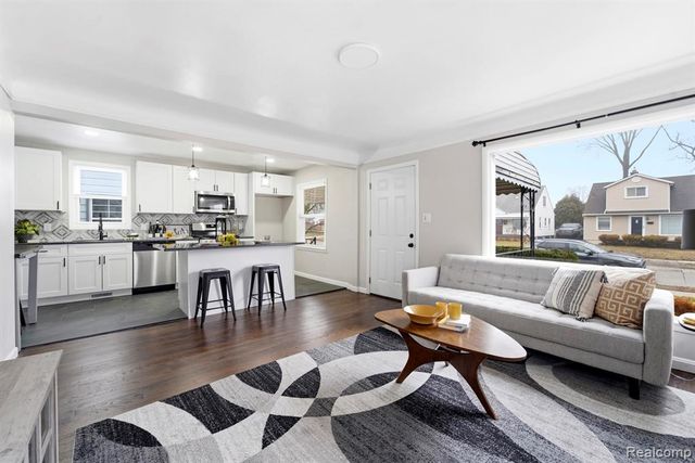 29191 Barton Street, Garden City, MI 48135