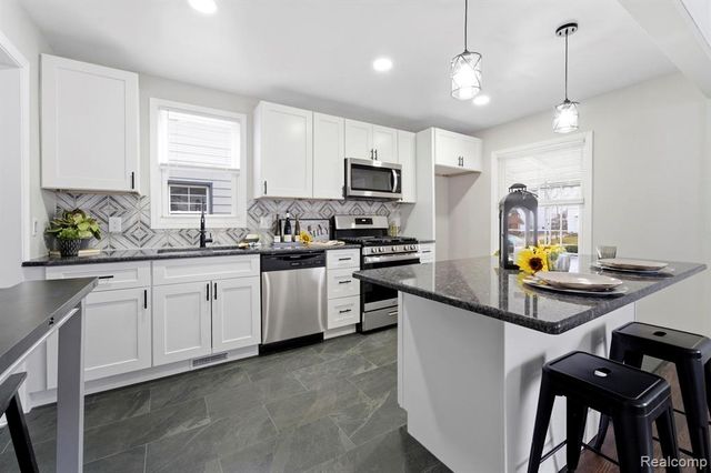 29191 Barton Street, Garden City, MI 48135