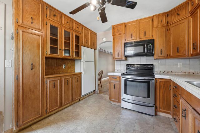 1515 1st St SE, Minot, ND 58701