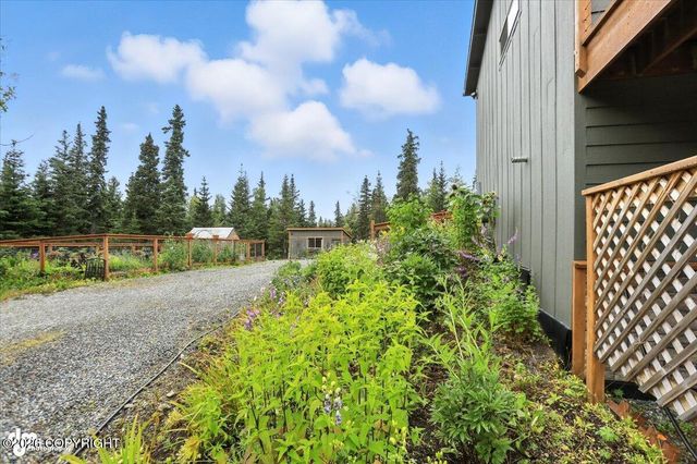 14310 Pickett Street, Anchorage, AK 99516