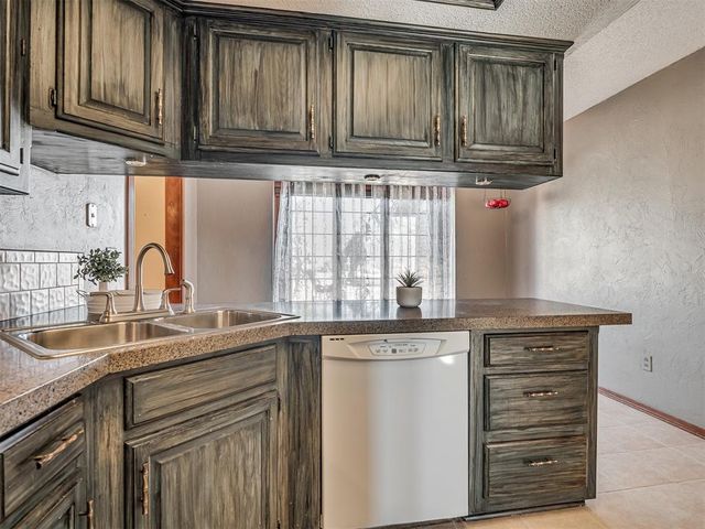 1221 Mockingbird Lane, Guthrie, OK 73044