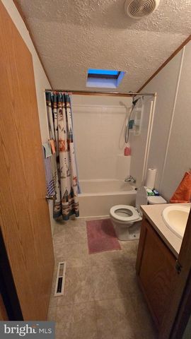 5 SUNRISE DR, Hershey, PA 17033