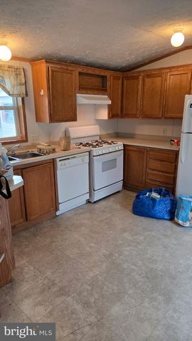 5 SUNRISE DR, Hershey, PA 17033